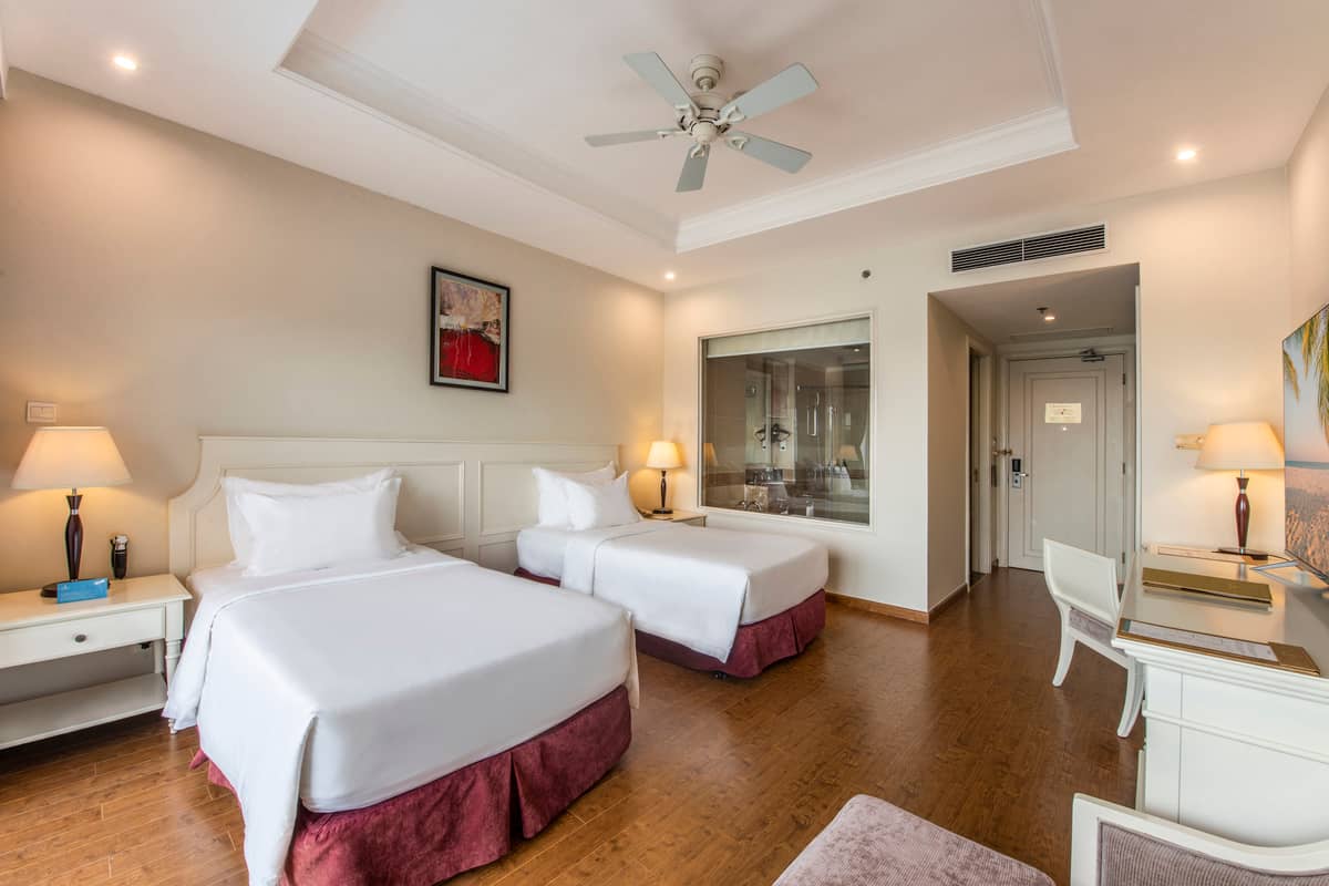 rooms-deluxe-room