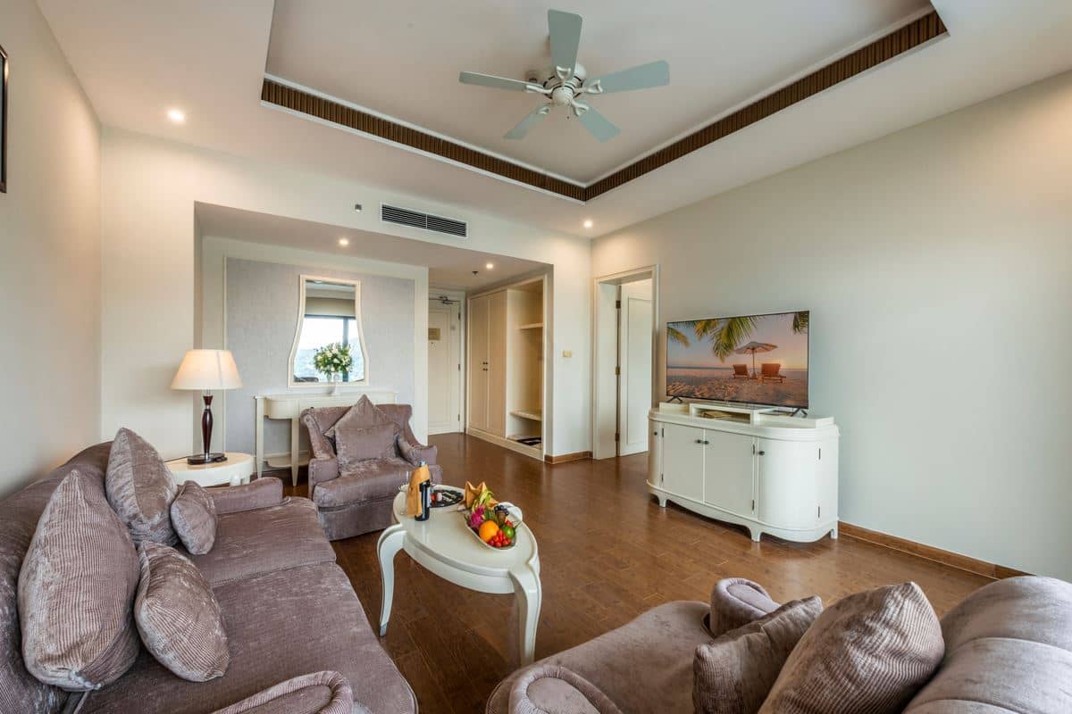 rooms-executive-suite-ocean-view