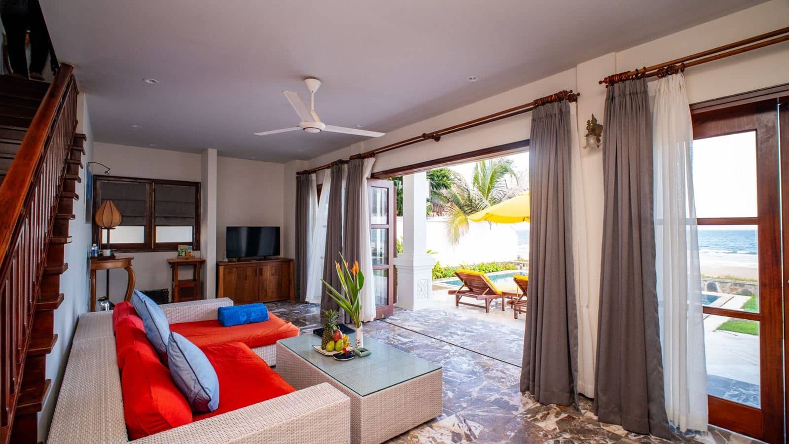 rooms-beach-front-pool-villa