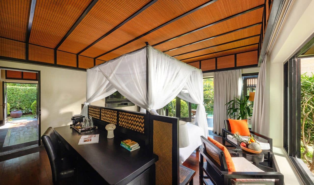 rooms-one-bedroom-beachfront-pool-villa