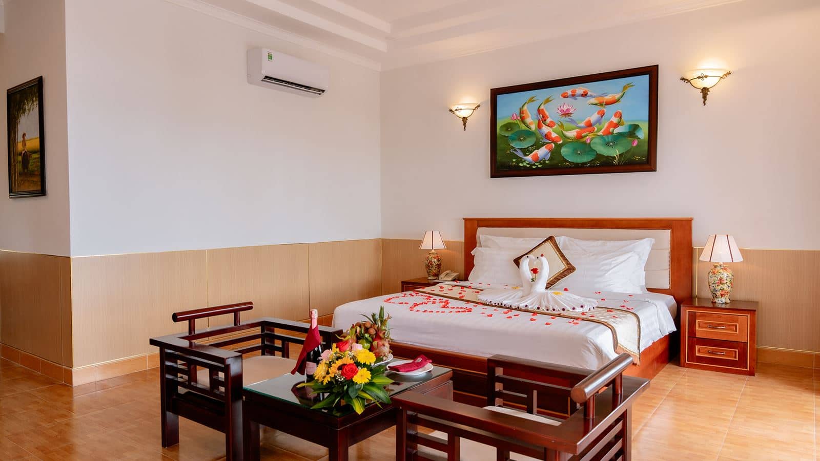 rooms-century-suite