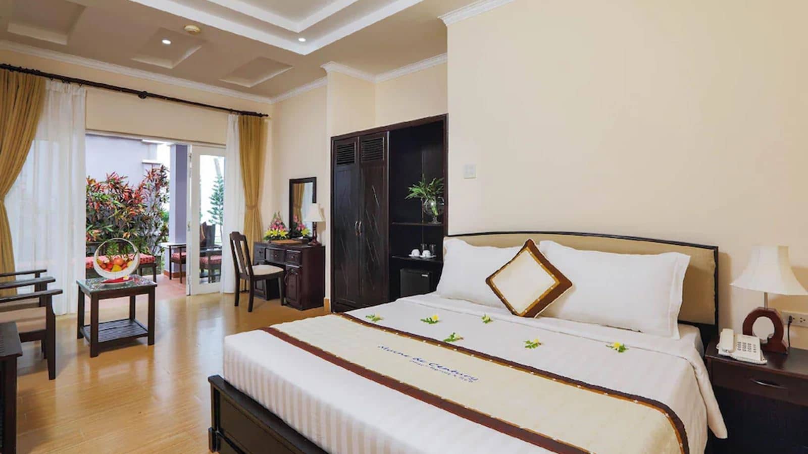 rooms-villa-sea-view-with-terrace-child-without-extra-bed