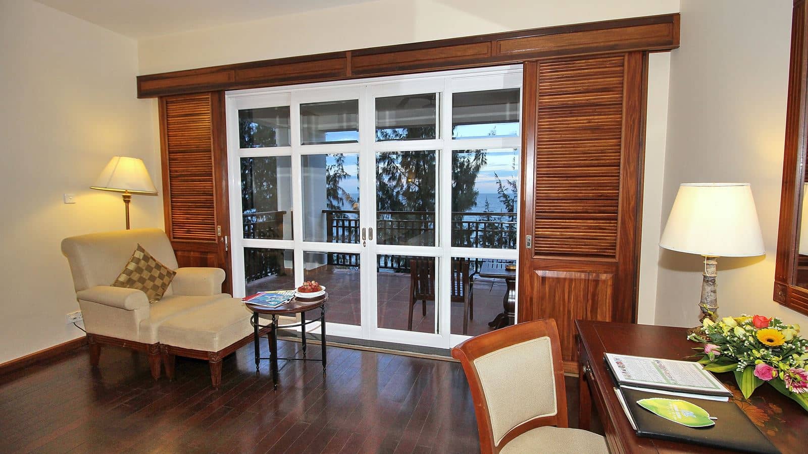 rooms-premier-deluxe-sea-view-child-without-extra-bed