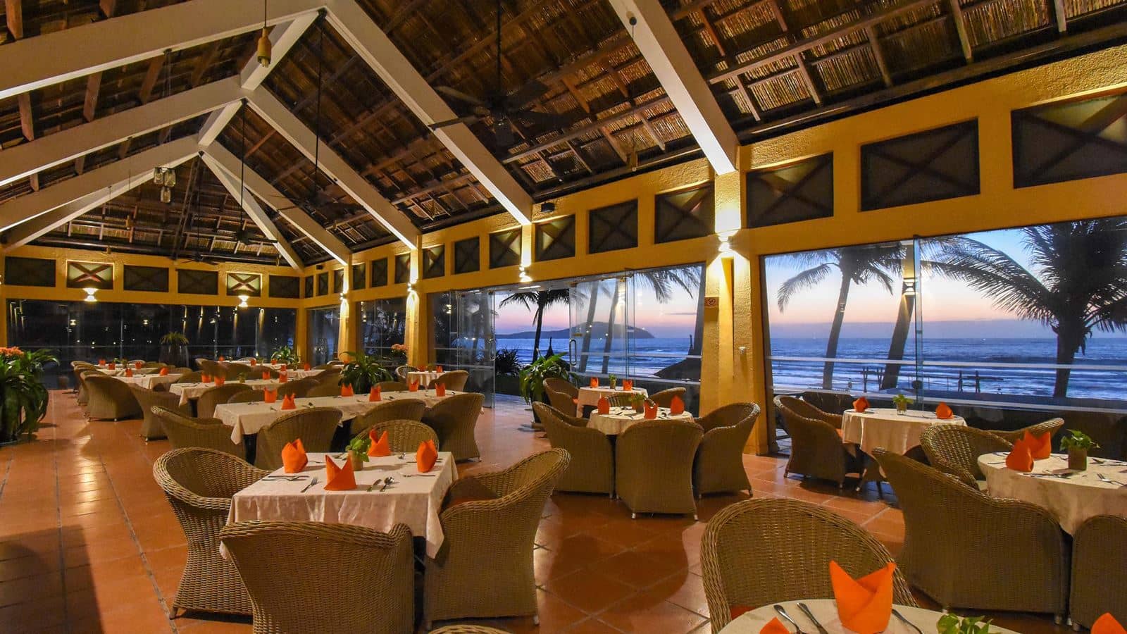 restaurants-sun-terrace