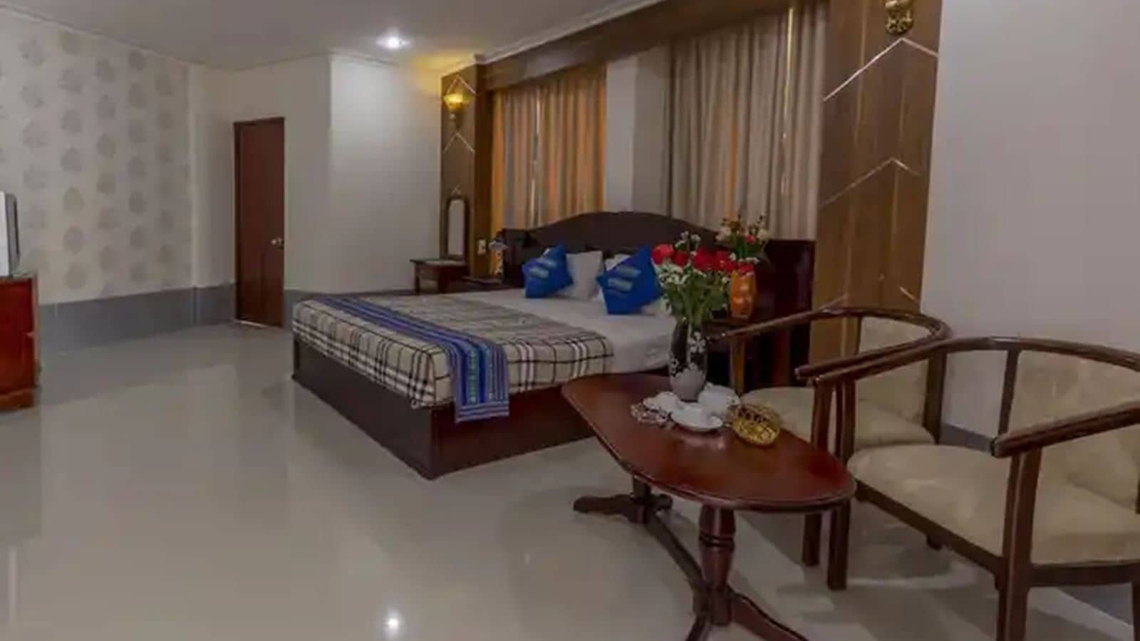 rooms-room-deluxe-garden-or-poolview-balcony