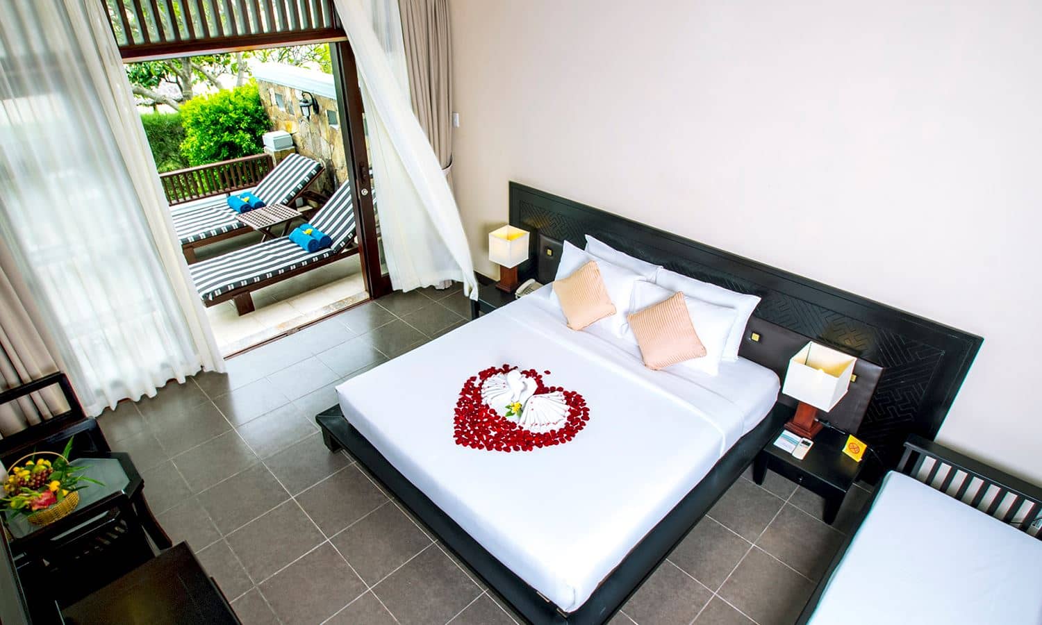 rooms-pool-villa-beach-front-child-without-extra-bed