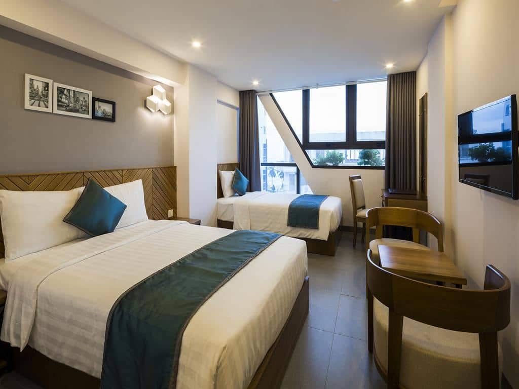 rooms-deluxe-city-view