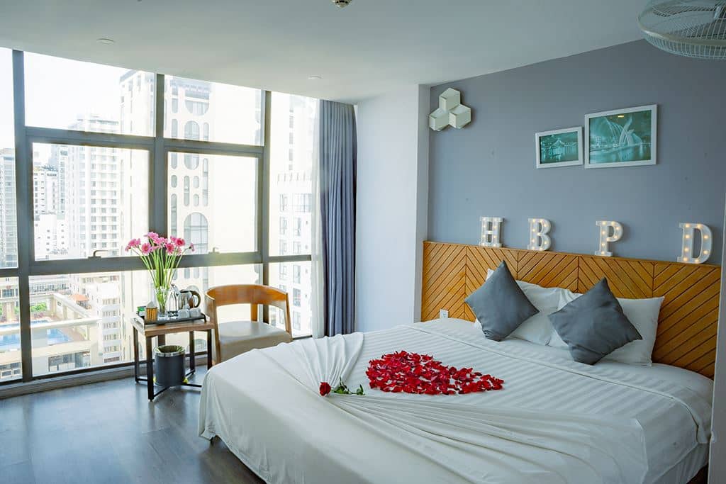 rooms-deluxe-partial-seaview