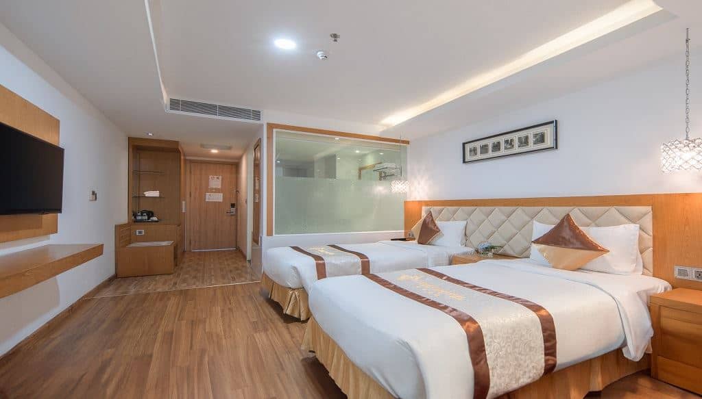 rooms-deluxe-with-window