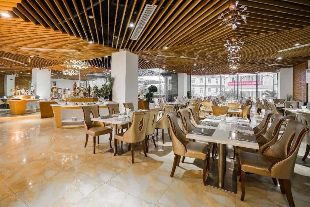 restaurants-restaurant