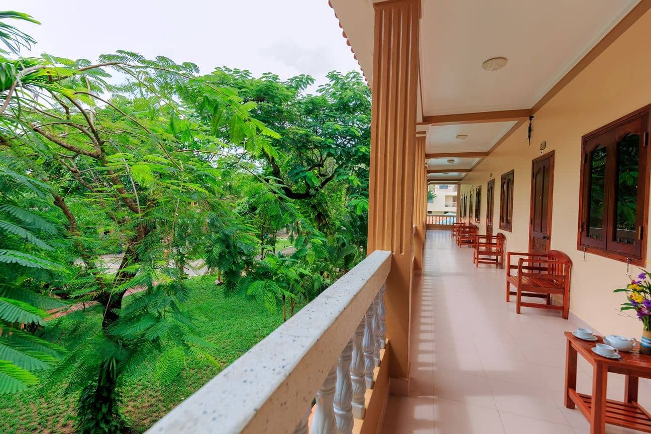 rooms-standard-garden-view