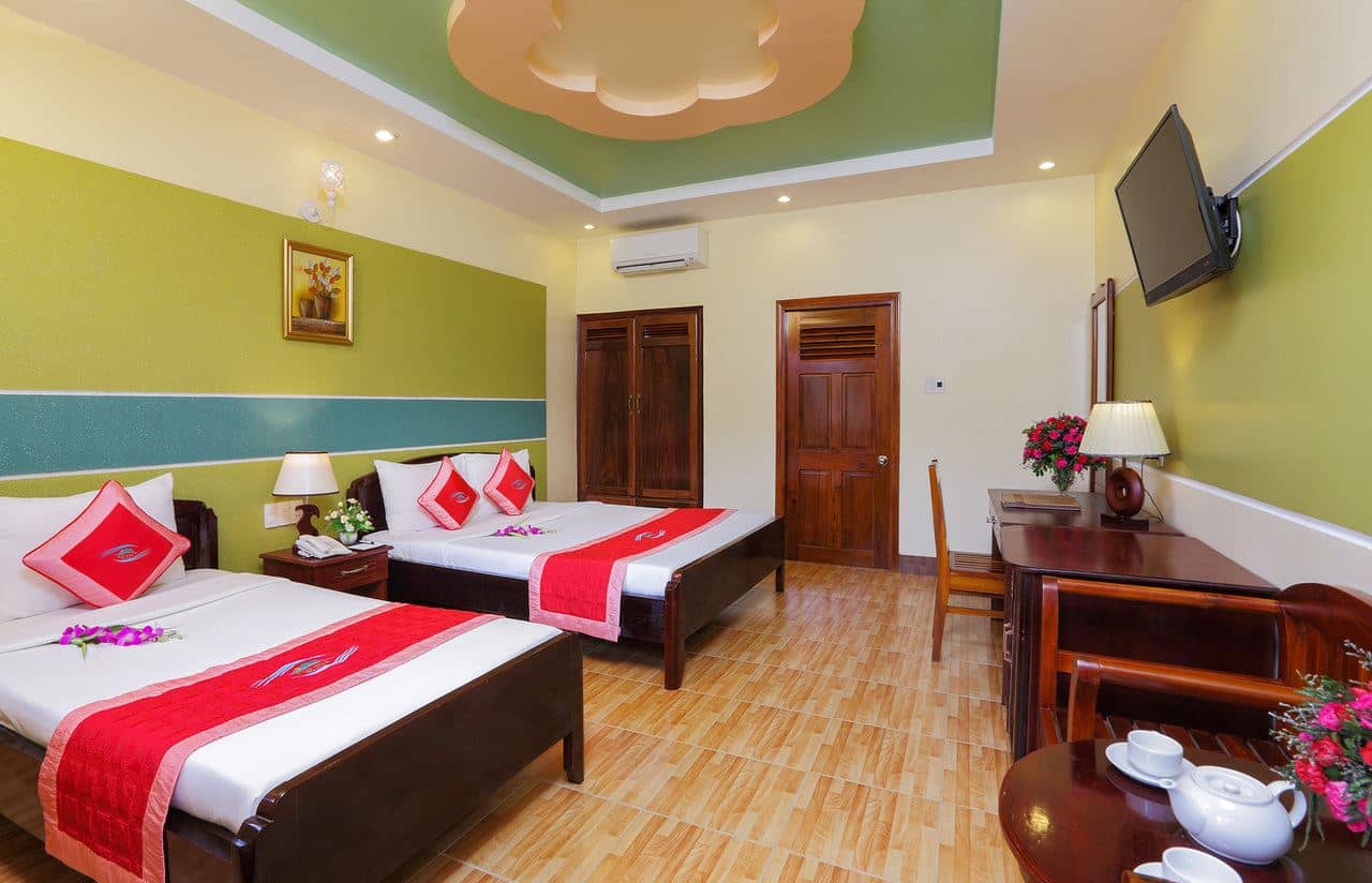 rooms-bungalow-pool-view