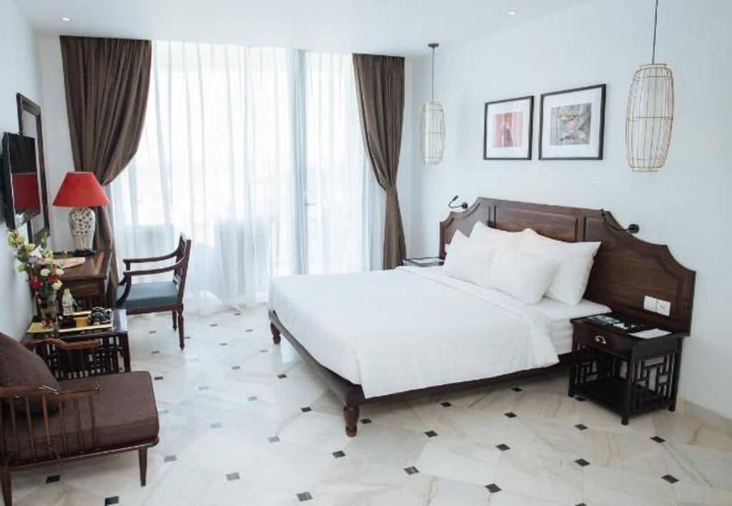 rooms-deluxe-moutain-view-with-balcony