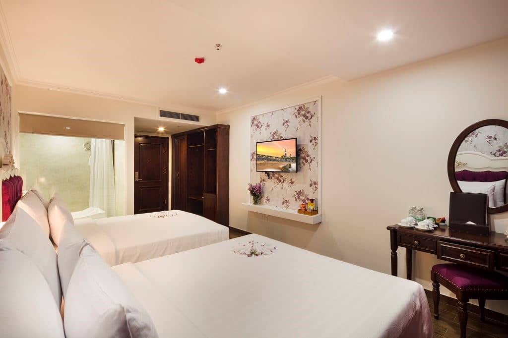 rooms-executive-triple-with-balcony-no-extra-bed