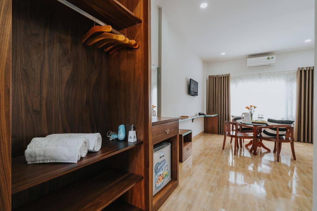 rooms-deluxe-double-garden-view-balcony
