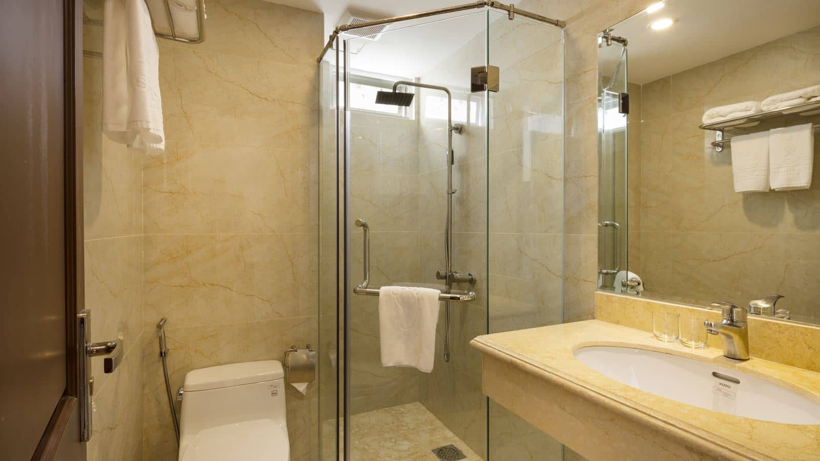 rooms-superior-city-view-no-extra-bed