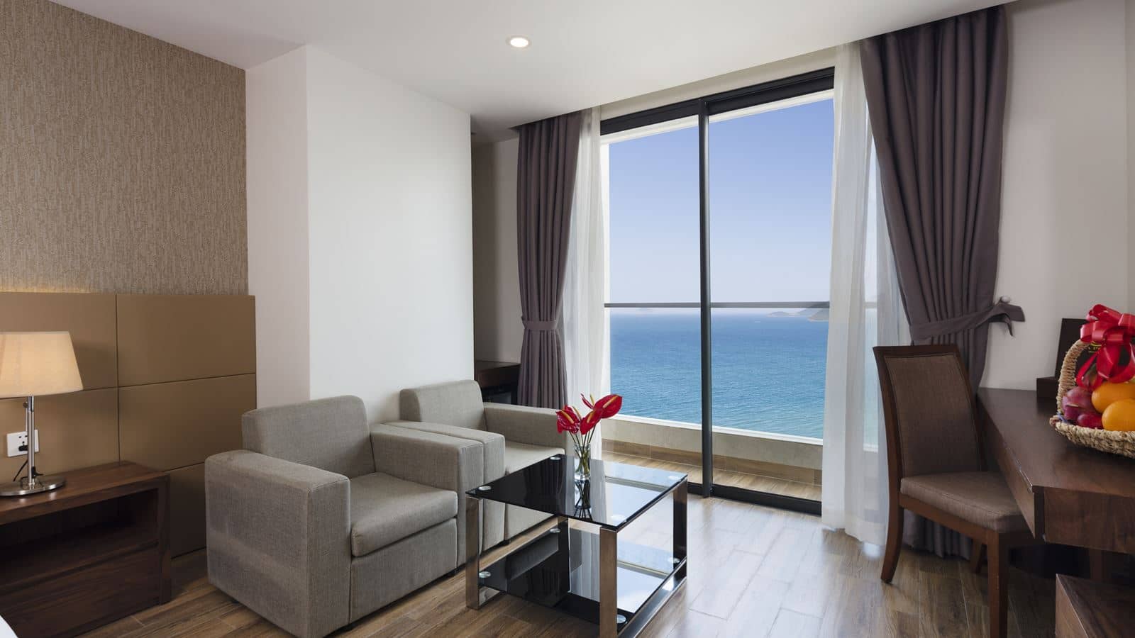 rooms-sea-pearl-suite-triple-ocean-view-with-balcony