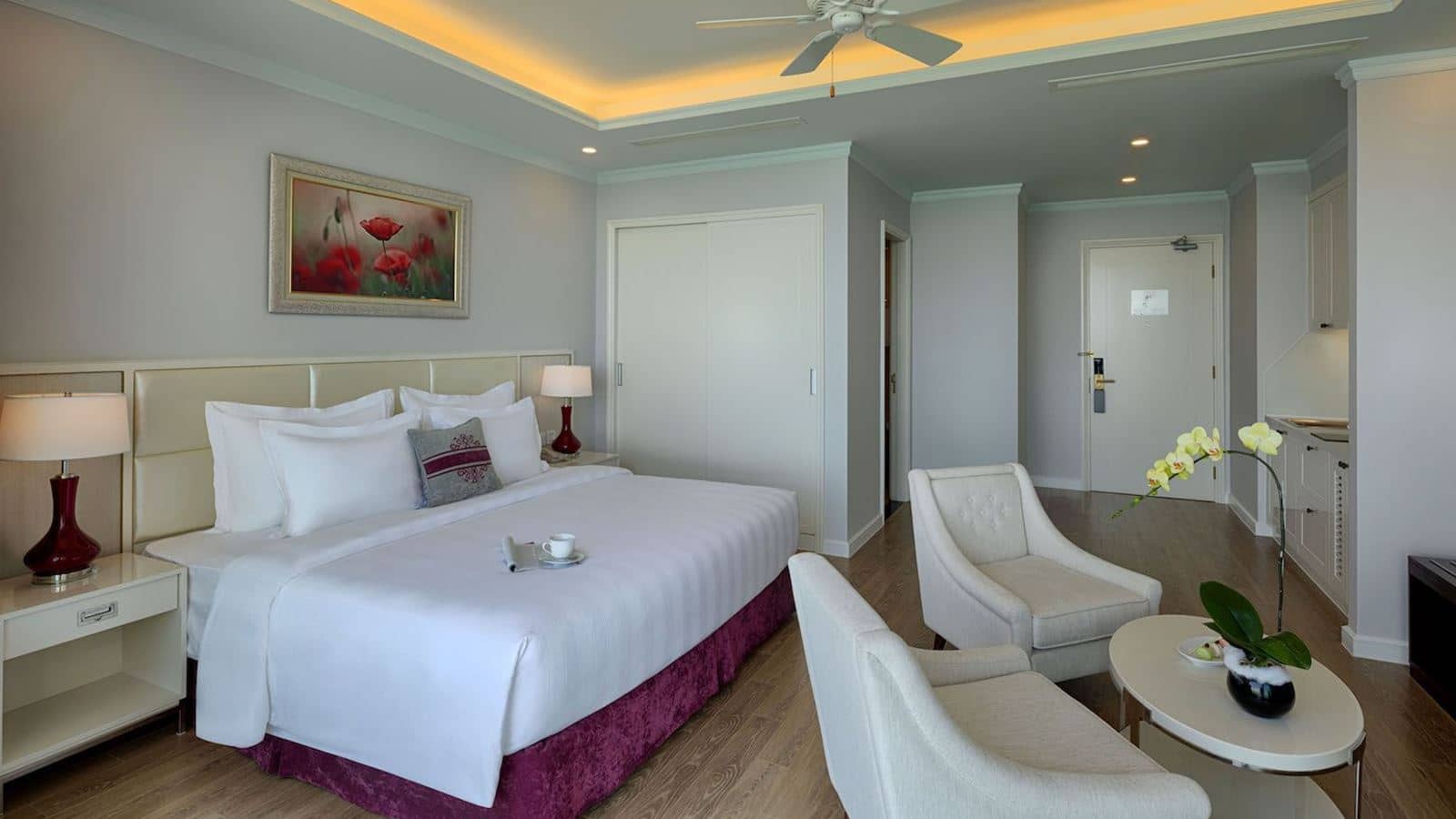 rooms-studio-city-view-child-without-extra-bed
