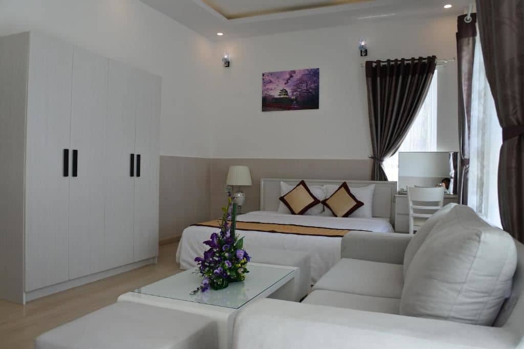 rooms-suite-triple-with-balcony-no-extra-bed