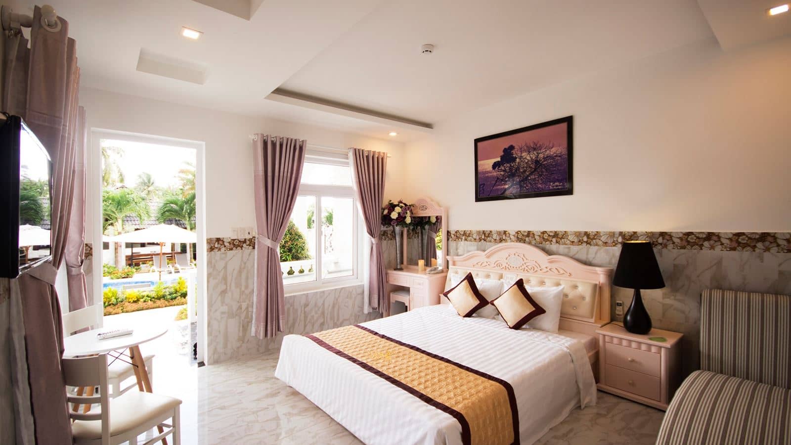 rooms-deluxe-double-with-balcony