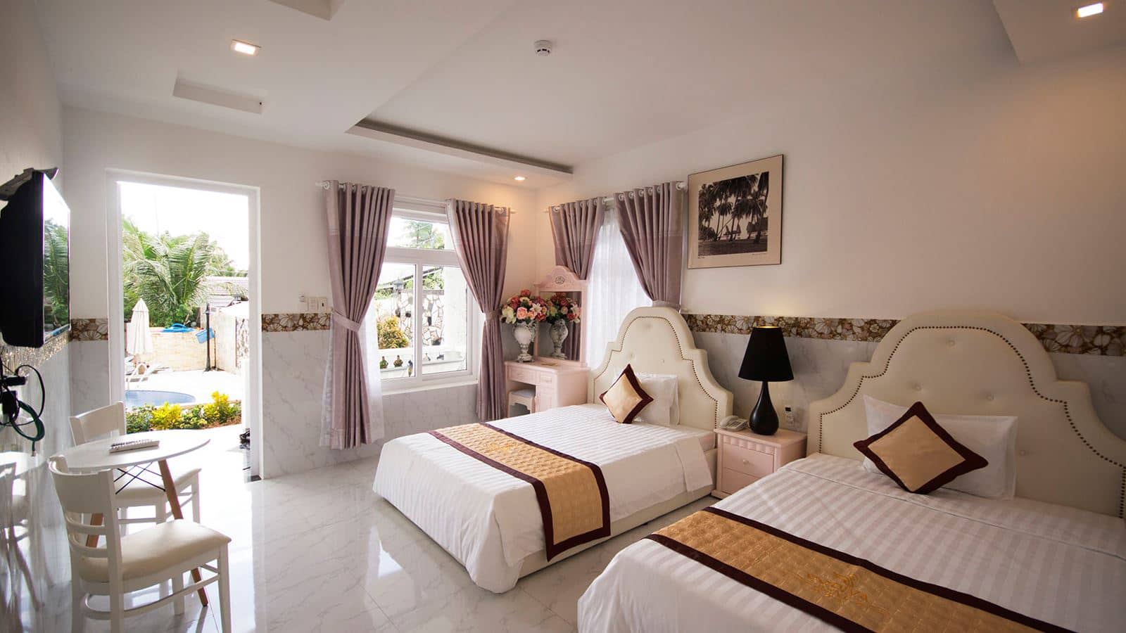 rooms-deluxe-triple-with-balcony-no-extra-bed