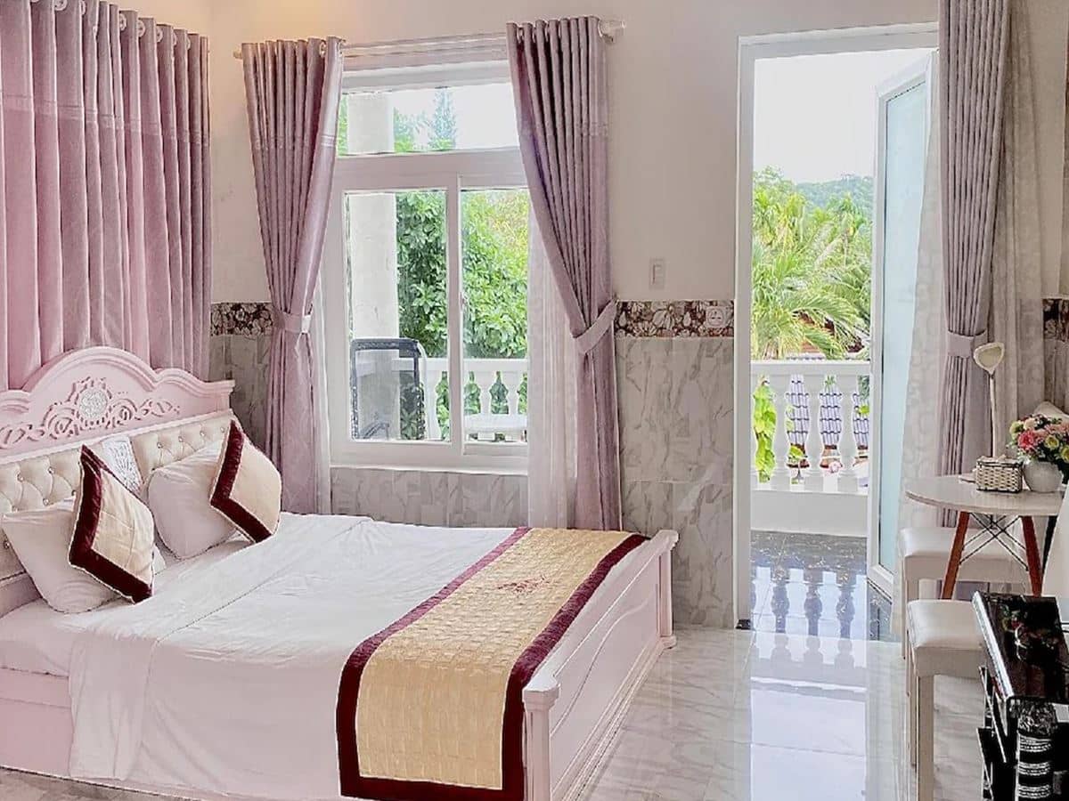 rooms-deluxe-double-with-balcony