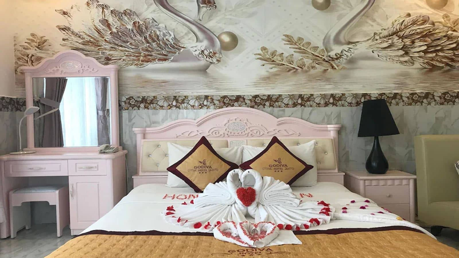 rooms-deluxe-double-with-balcony