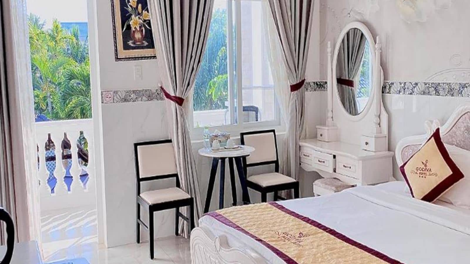 rooms-deluxe-double-with-balcony-child-without-extra-bed