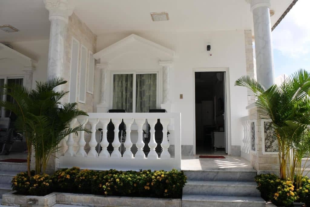 rooms-deluxe-twin-with-balcony