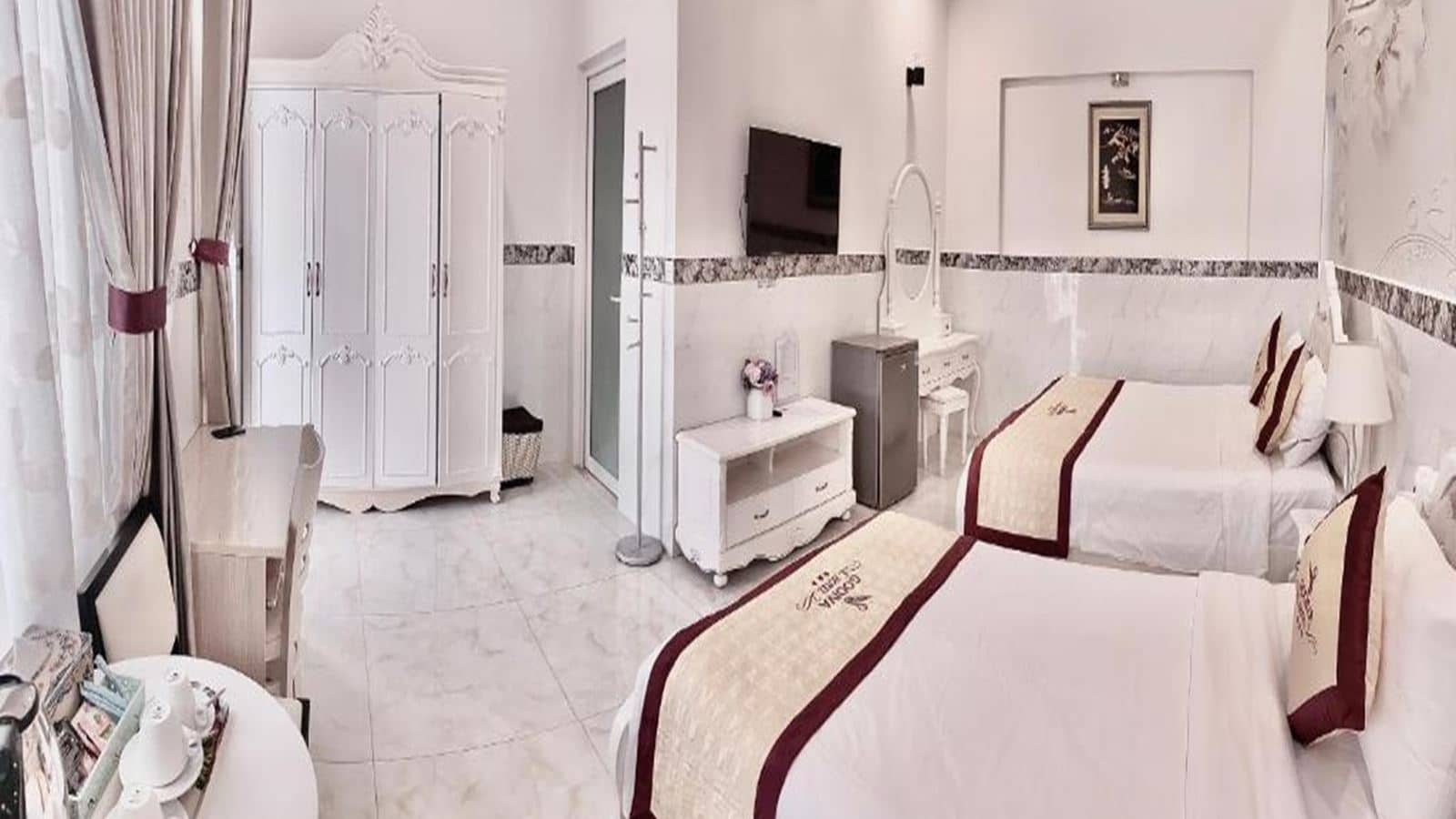 rooms-suite-triple-with-balcony-no-extra-bed