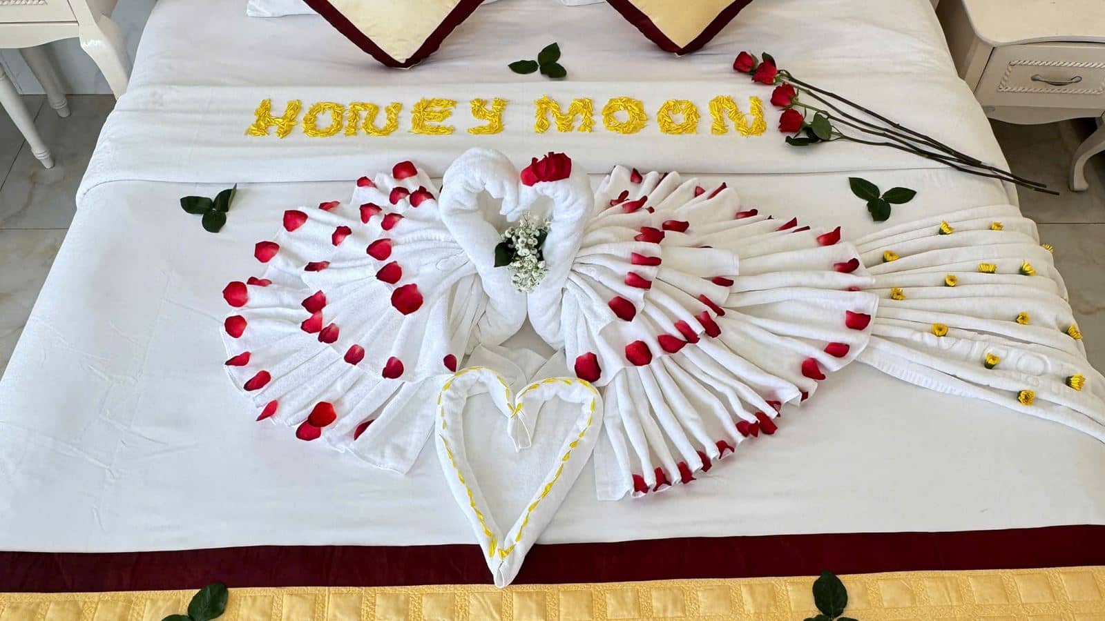 rooms-deluxe-double-with-balcony