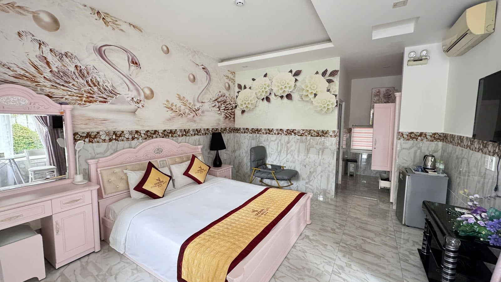 rooms-deluxe-double-with-balcony-child-without-extra-bed