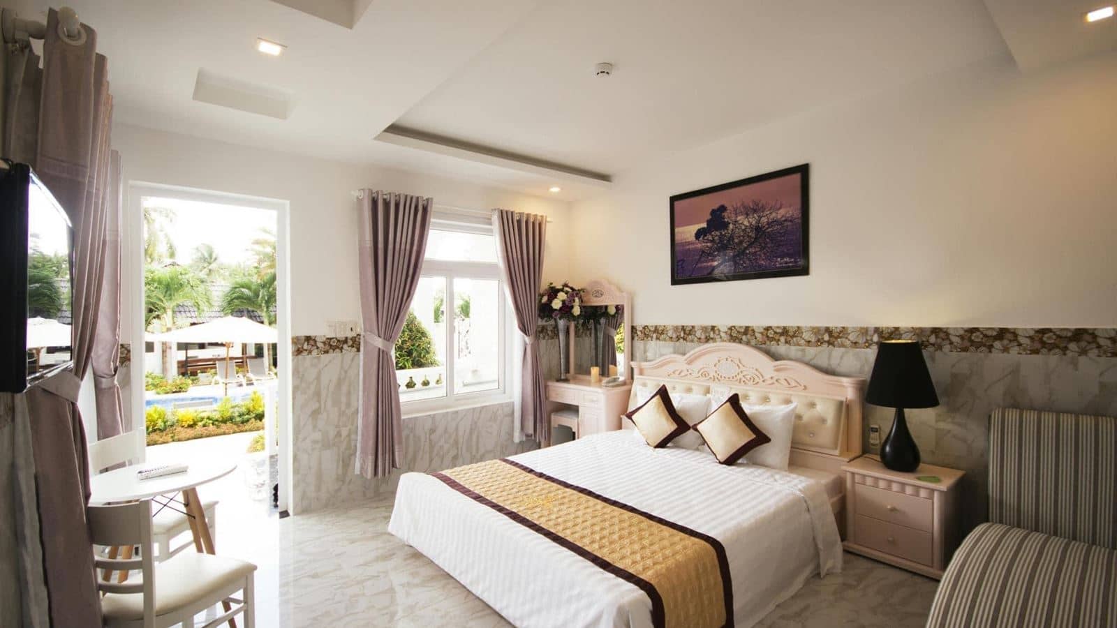 rooms-deluxe-double-with-balcony-child-without-extra-bed