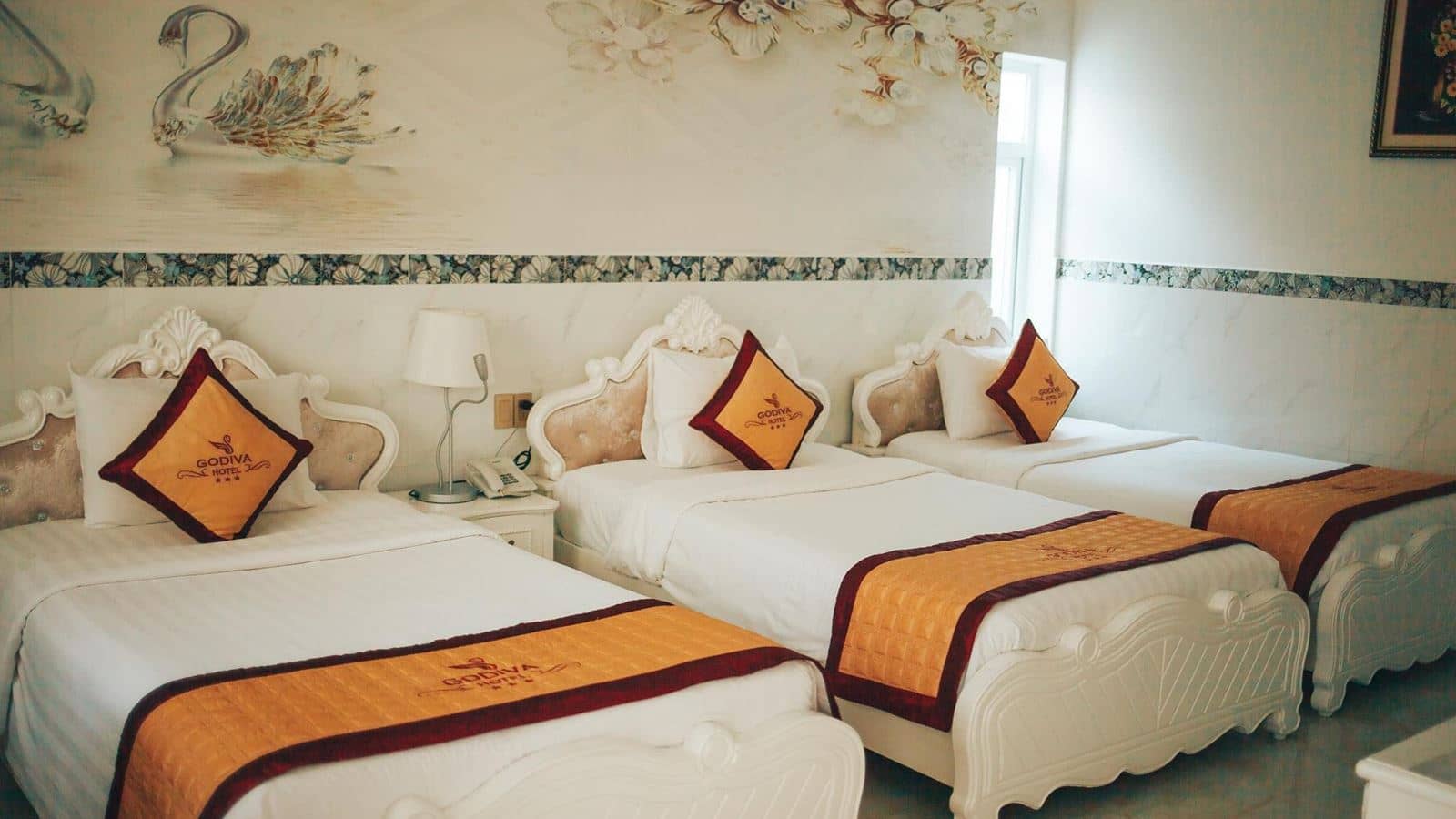 rooms-deluxe-triple-with-balcony-no-extra-bed