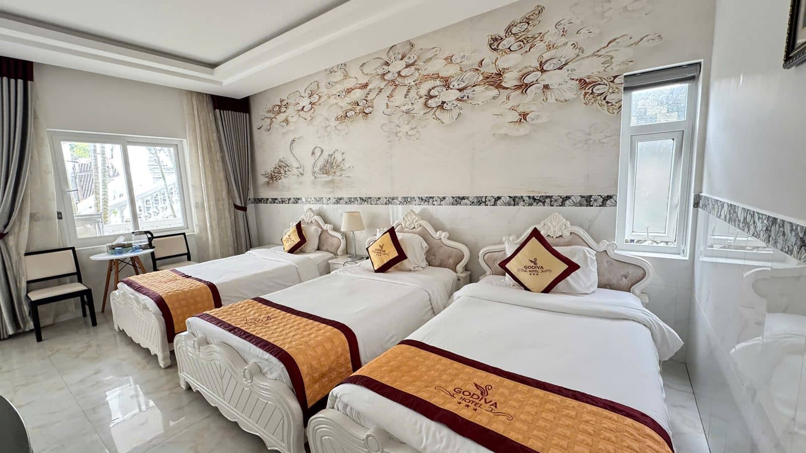 rooms-deluxe-triple-with-balcony-no-extra-bed