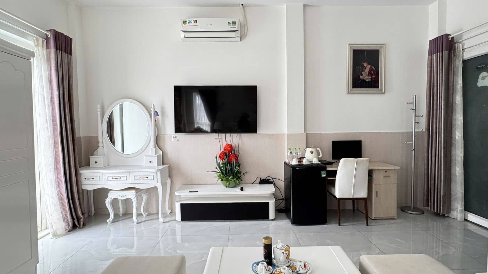 rooms-suite-triple-with-balcony-no-extra-bed