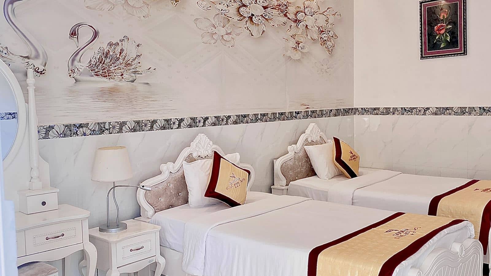 rooms-deluxe-twin-with-balcony-child-without-extra-bed