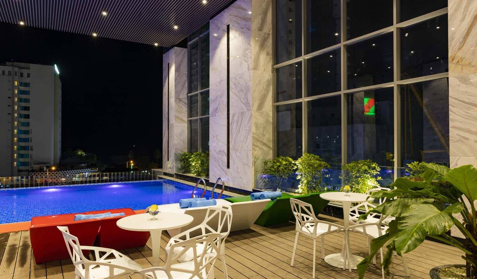 pools-outdoor--indoor-pool