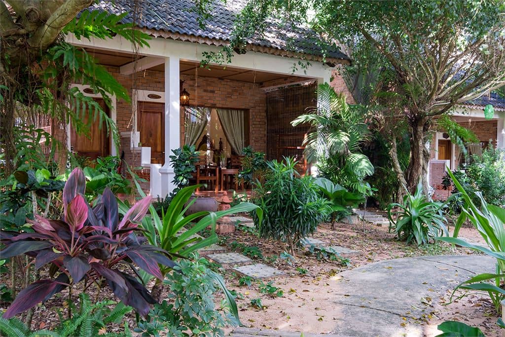 rooms-deluxe-garden-view-with-balcony-child-without-extra-bed