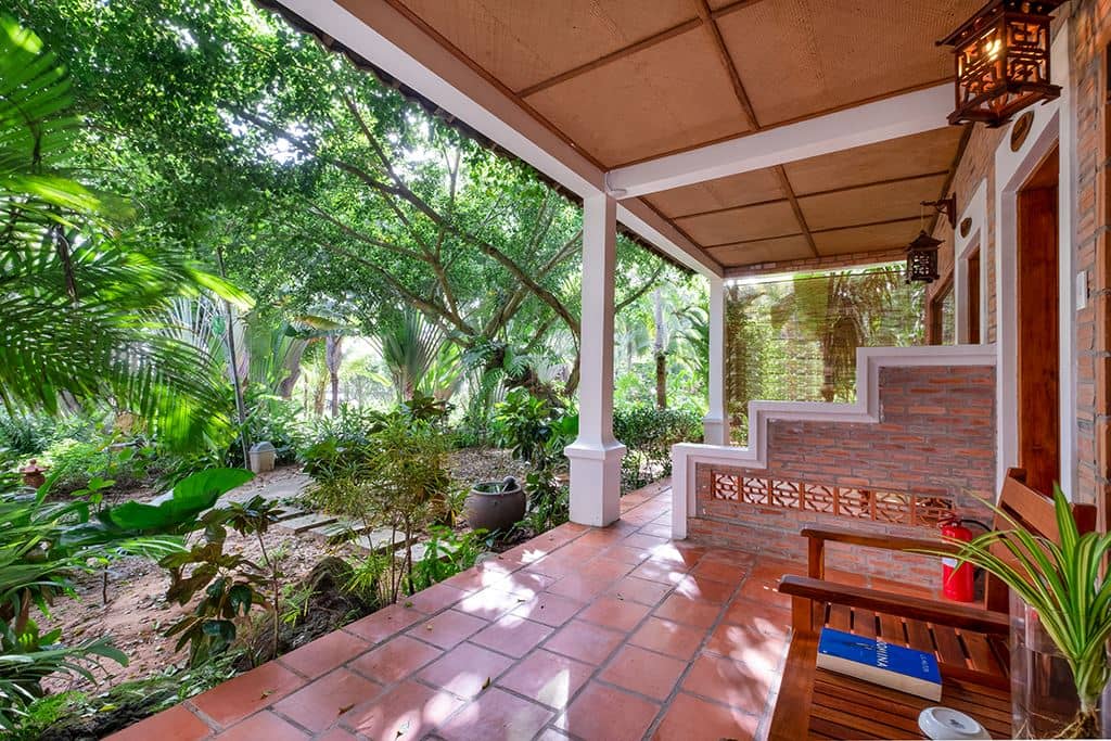 rooms-deluxe-garden-view-with-balcony