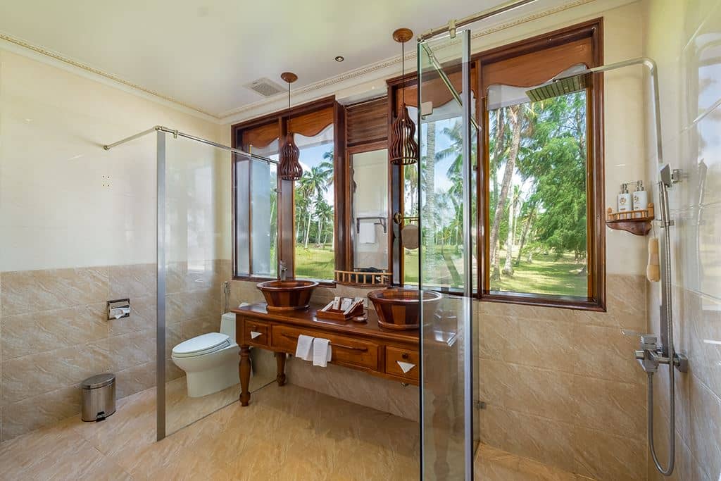 rooms-deluxe-partial-sea-view-with-balcony