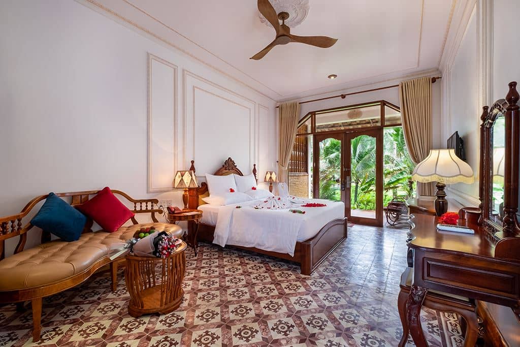 rooms-deluxe-partial-sea-view-with-balcony