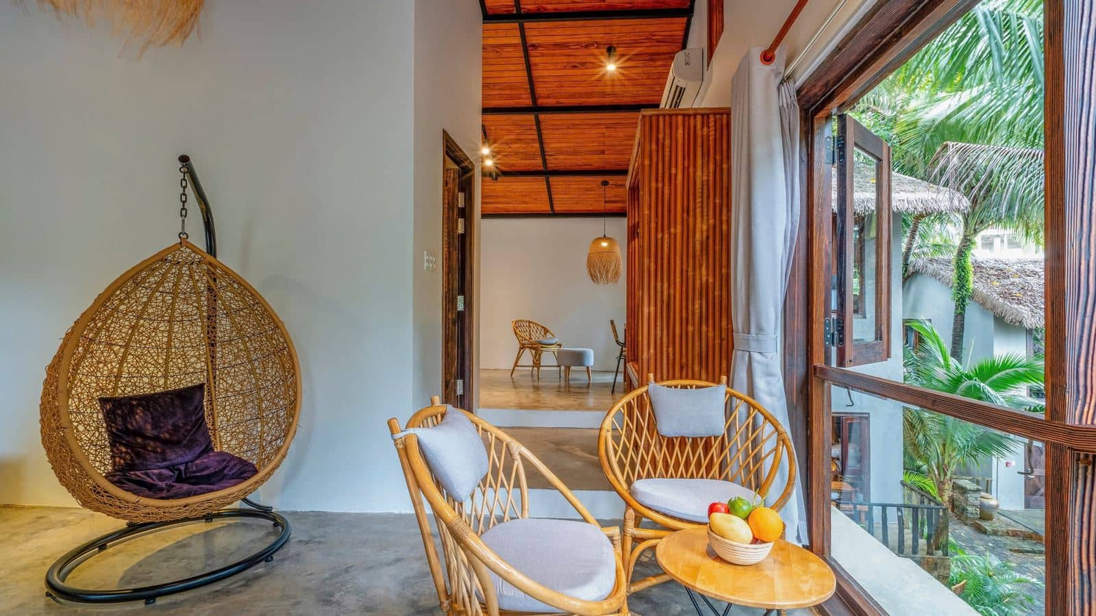 rooms-tropical-room
