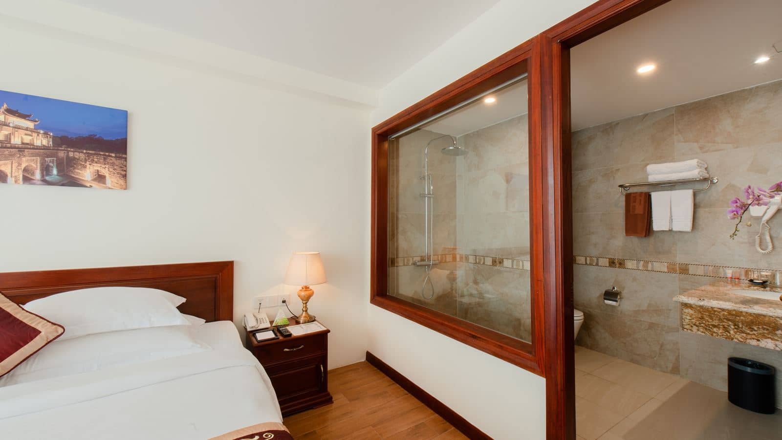 rooms-deluxe-balcony