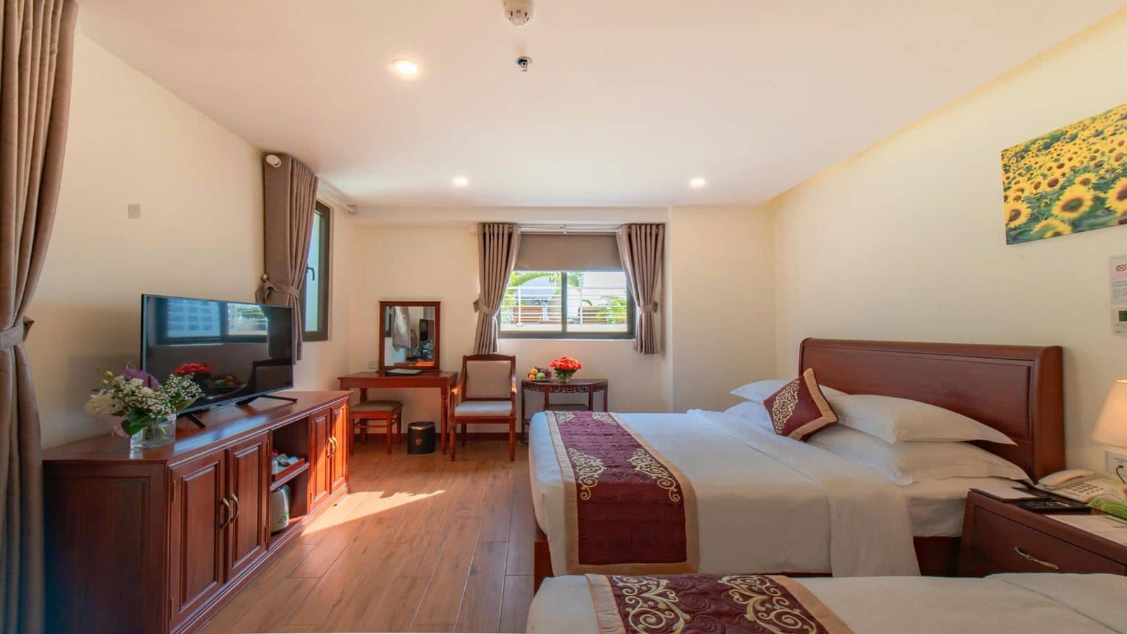 rooms-superior-balcony-city-view-child-without-extra-bed
