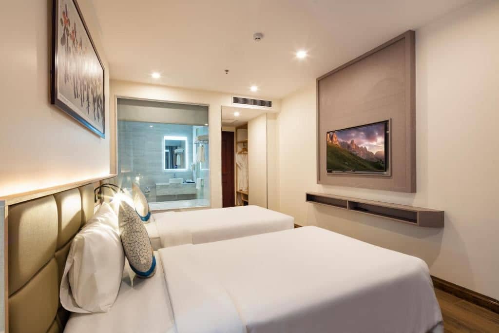 rooms-deluxe-partial-seaview