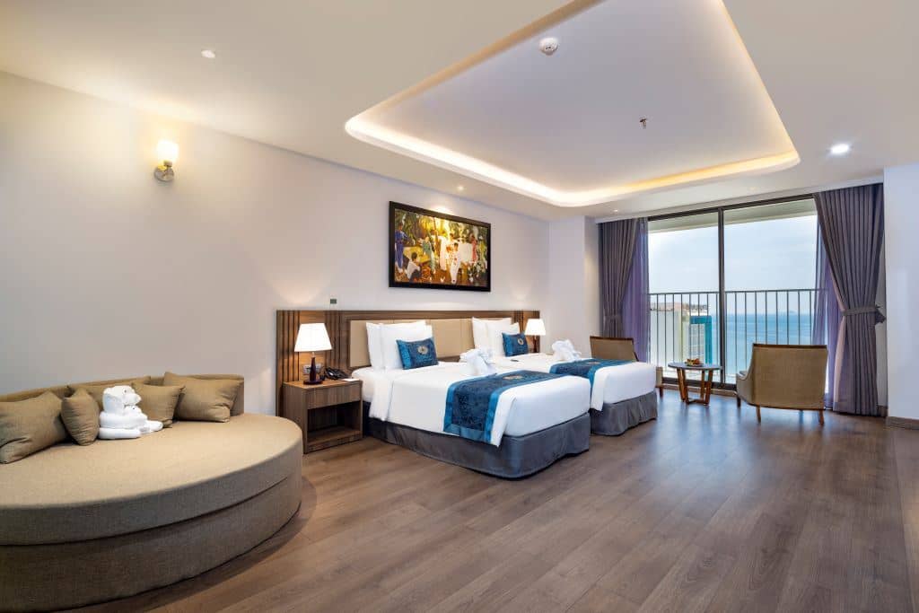 rooms-executive-sea-view-with-french-balcony