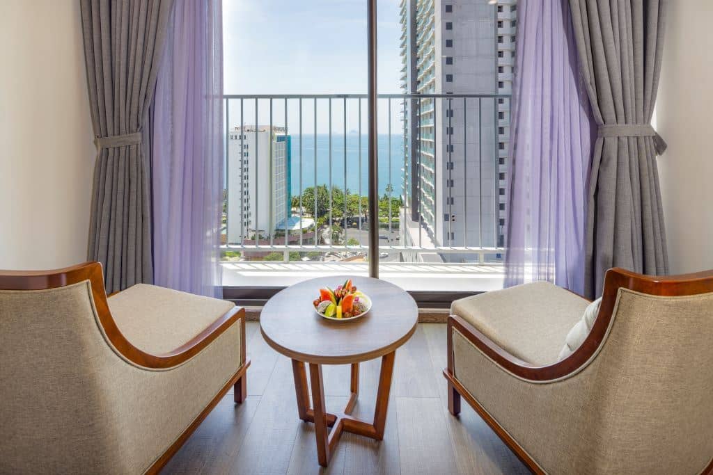 rooms-executive-sea-view-with-french-balcony-child-without-extra-bed