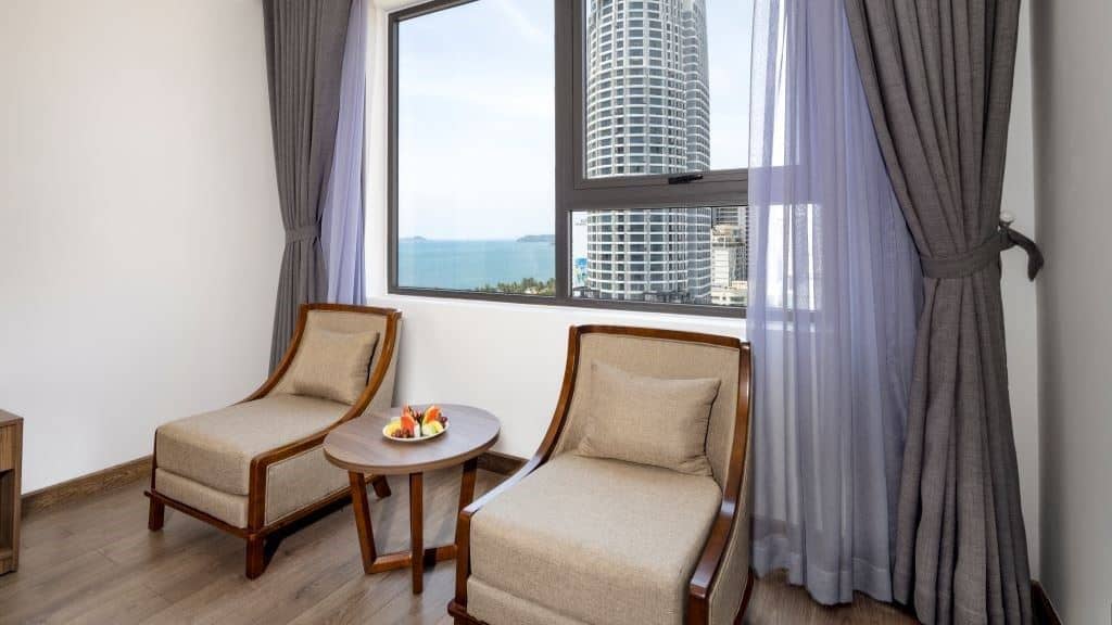 rooms-deluxe-partial-sea-view-child-without-extra-bed
