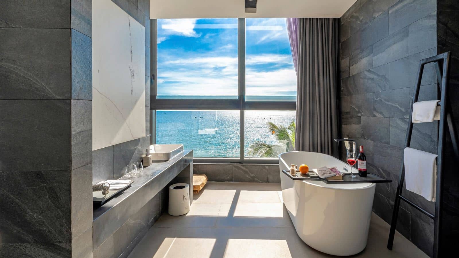 rooms-ocean-eyes-suite-child-without-extra-bed